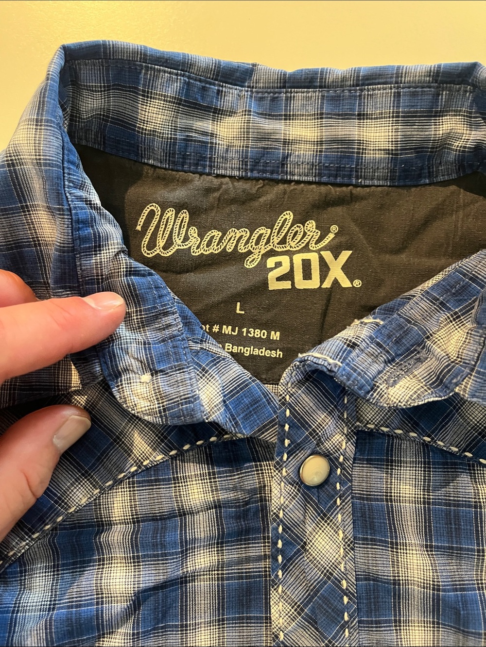 Wrangler Blue Plaid Button-Down Western Shirt - Picture 2 of 4